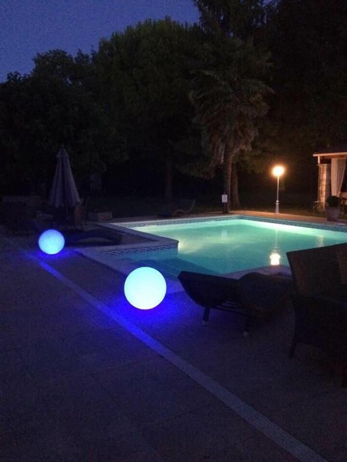 Roulotte De Dilou Noisette Villa Matha Dış mekan fotoğraf